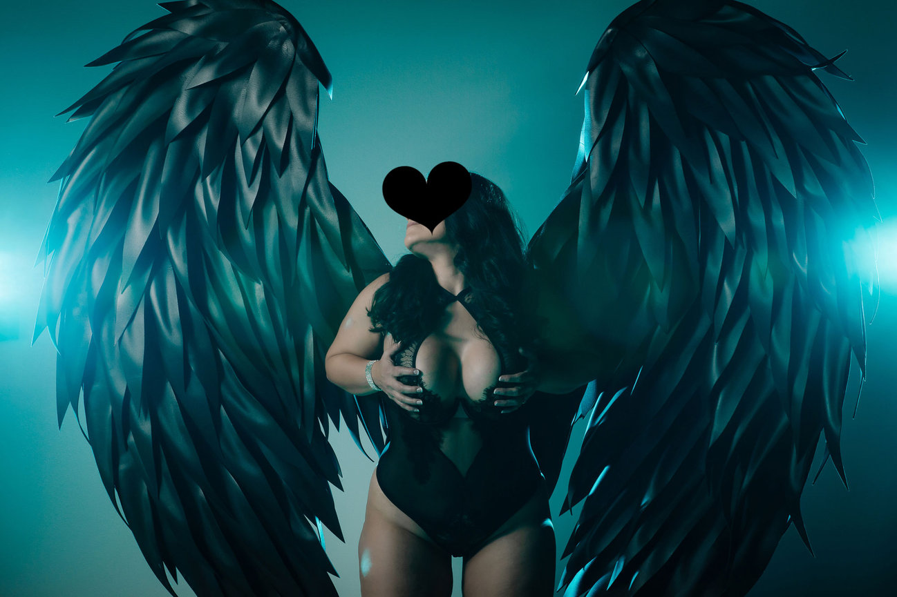 Mr. & Mrs. L's Couples Boudoir Session