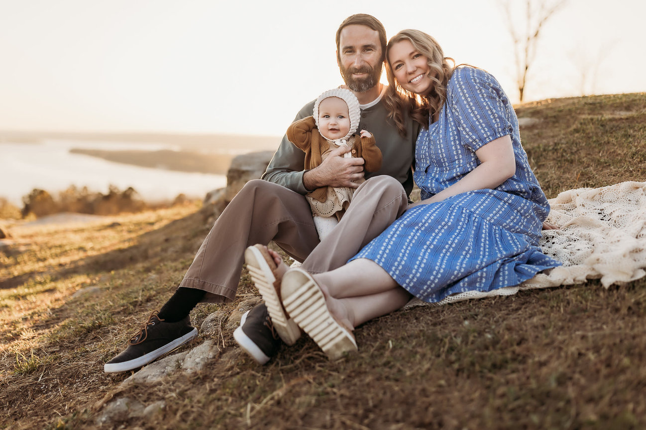 Jett family outdoor spring session; Huntsville, AL