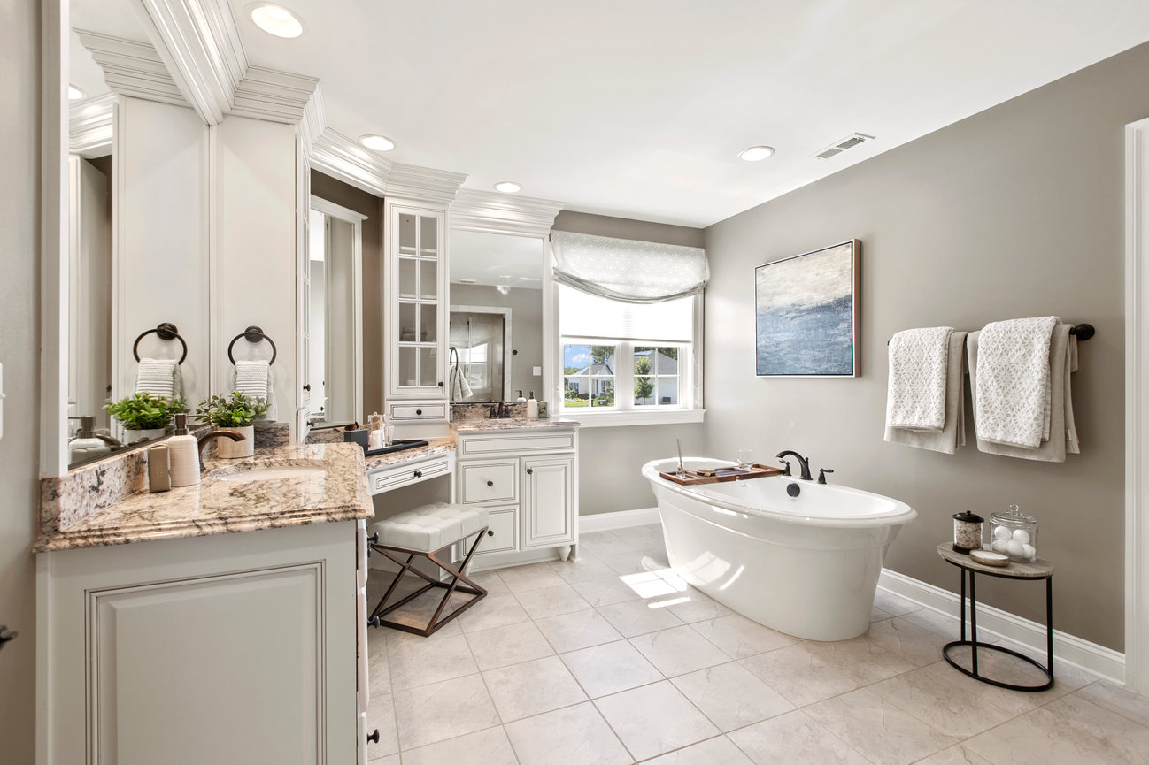 Transforming Winter Listings: The Secret to Year-Round Greenery for Dallas Luxury Homes