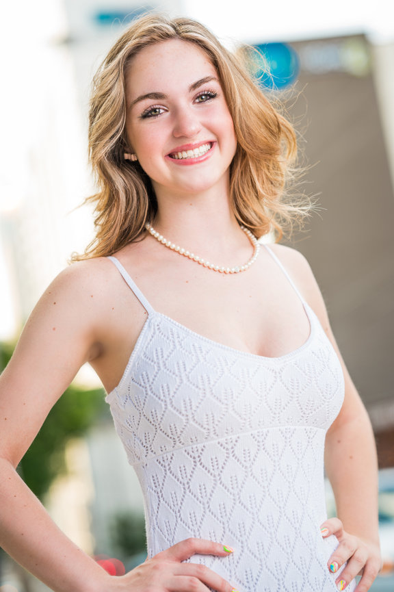 Fall Senior Pictures In Leipers Fork