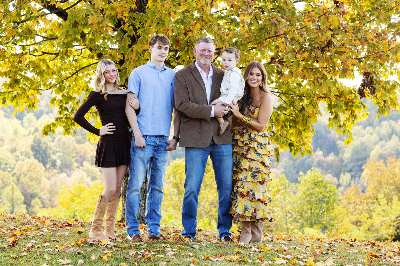 Eastern Kentucky Senior Guy Photographer Guide for Moms