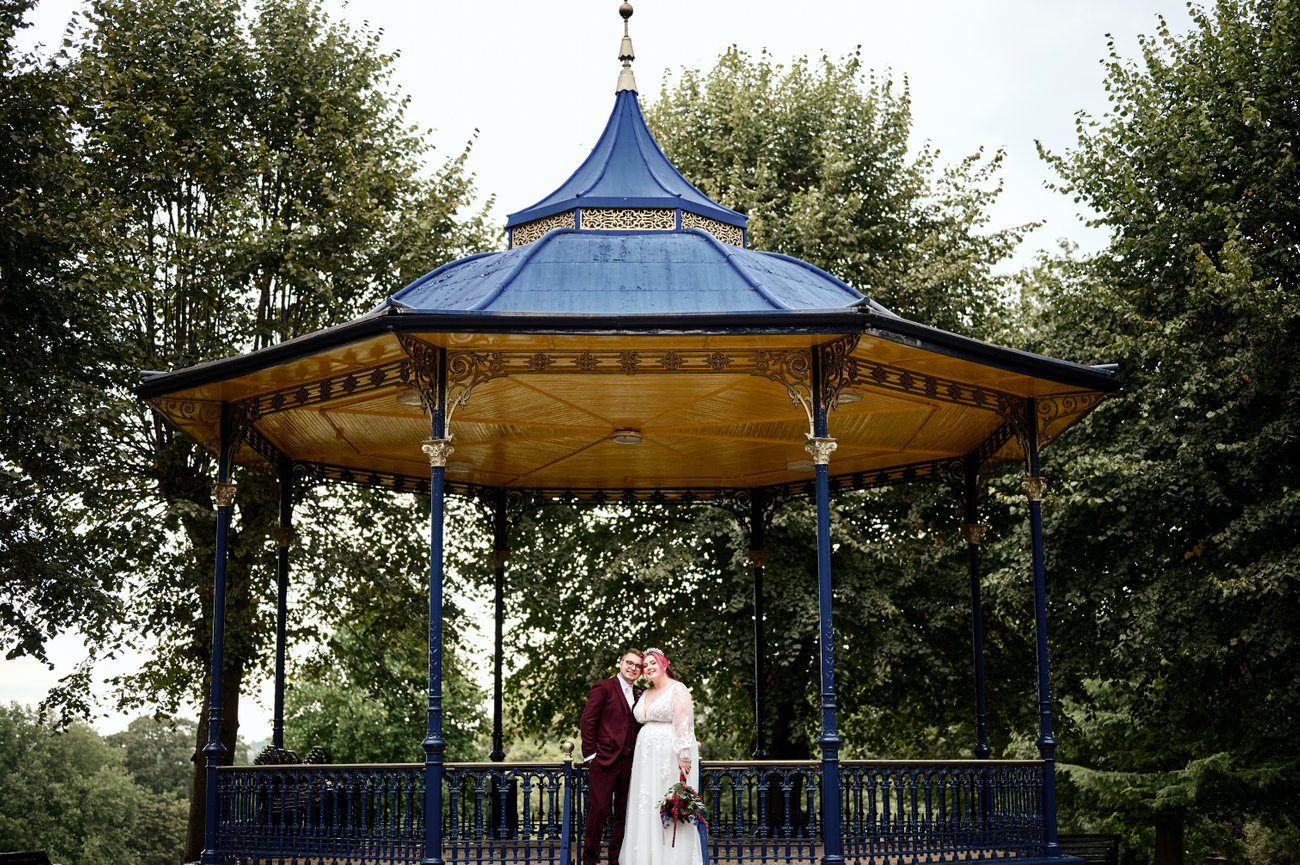 Gaynes Park Summer Wedding - Harriet & Ed