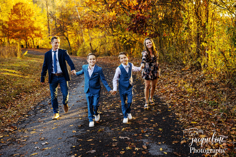 When Is the Best Time to Book Maternity Photos?