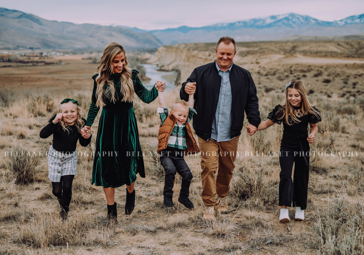 Nick and Eva Sweet Water Hollow Salmon Idaho Idaho Wedding