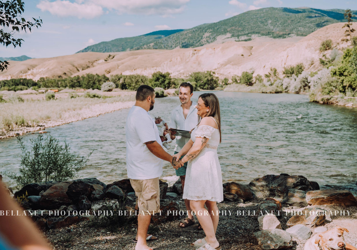 Nick and Eva Sweet Water Hollow Salmon Idaho Idaho Wedding