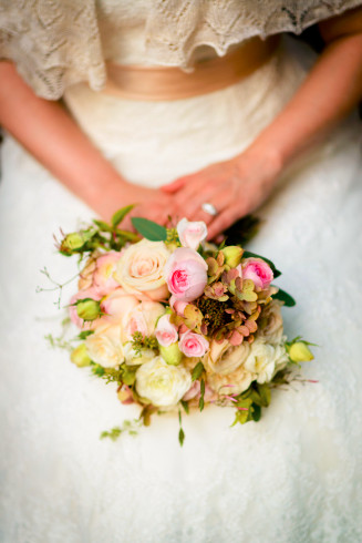 heirloom garden rose bridal bouquet and antique wedding shawl
