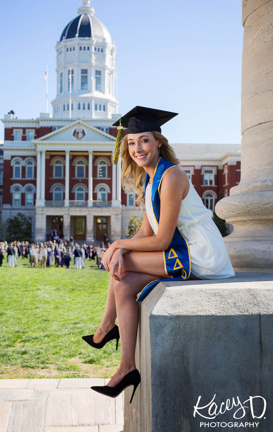 Senior Session Scheduling: Navigating the Seasons for the Perfect Photoshoot