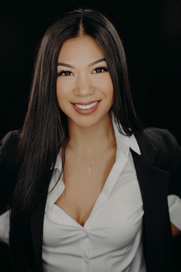 Show your personality in a Las Vegas headshot in studio that fits your style and brand. Professional headshots and team portraits in studio with Adam Trujillo.