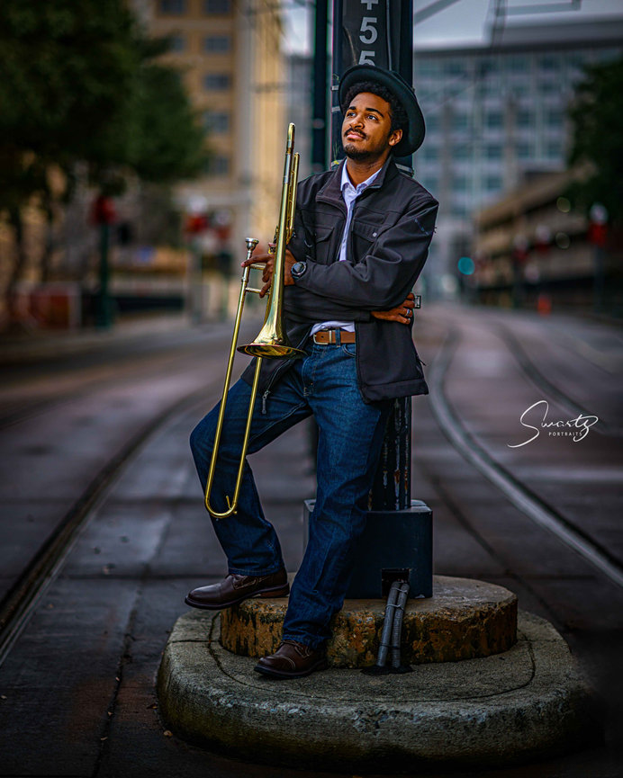 Poised senior portrait in The Woodlands TX, heirloom afternoon light by Swartz Portraits, Ty Swartz