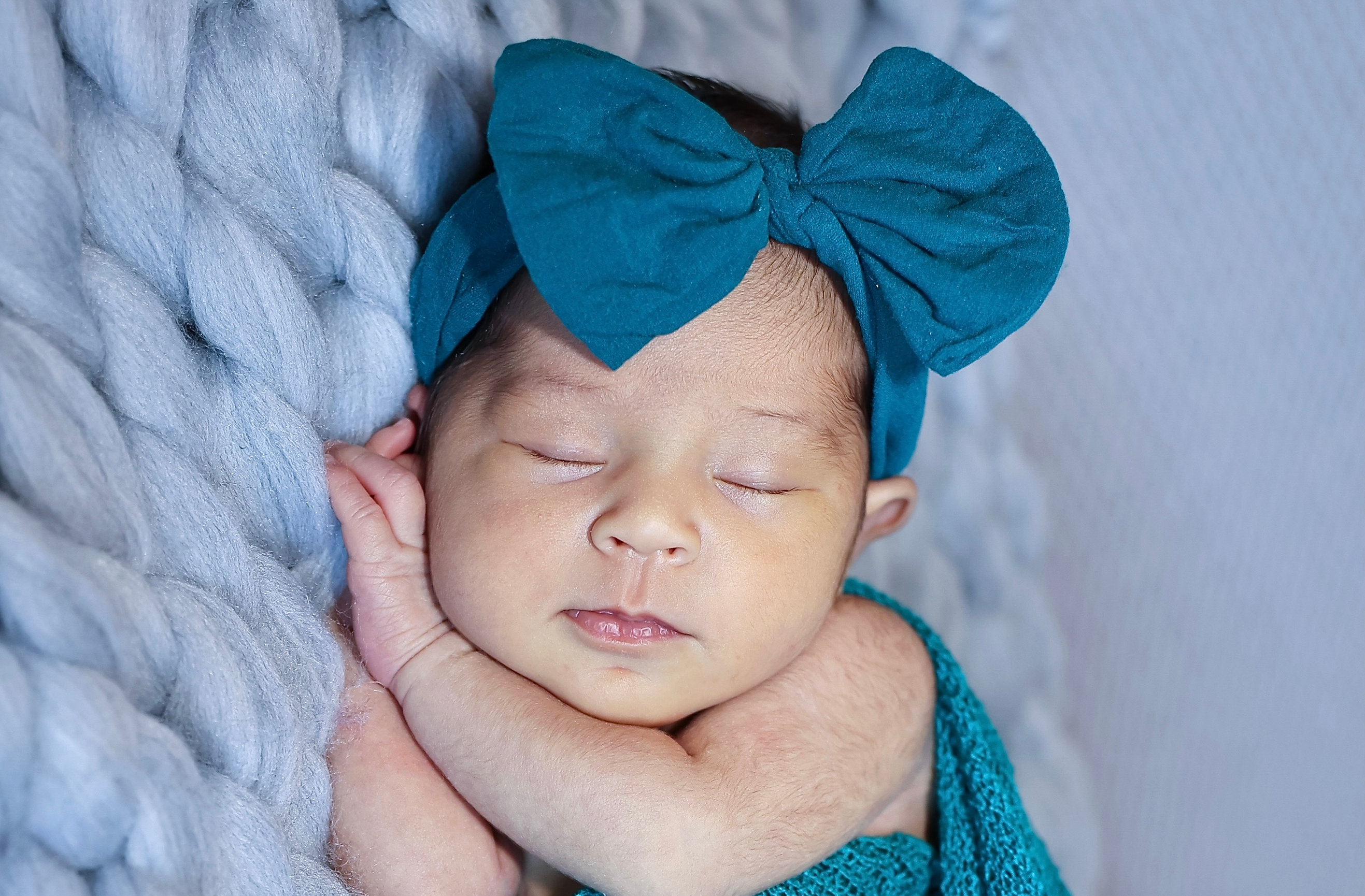 newborn-photosession-of-a-3-week-old-baby-girl-basu-photography-services