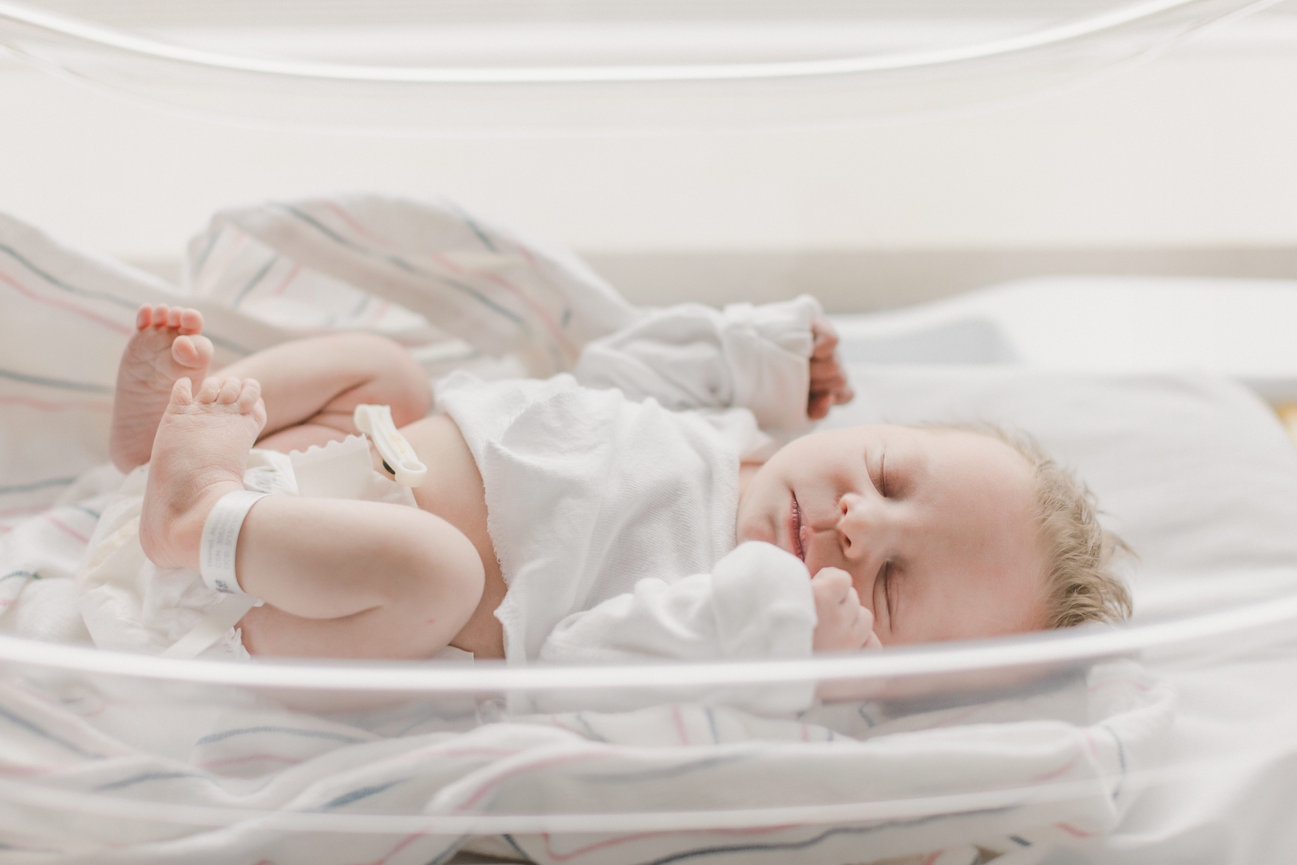 Minneapolis newborn photographer