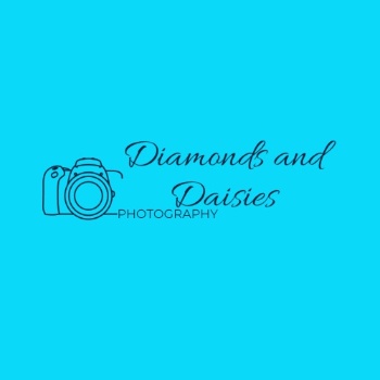 Diamonds and Daisies Photography Logo