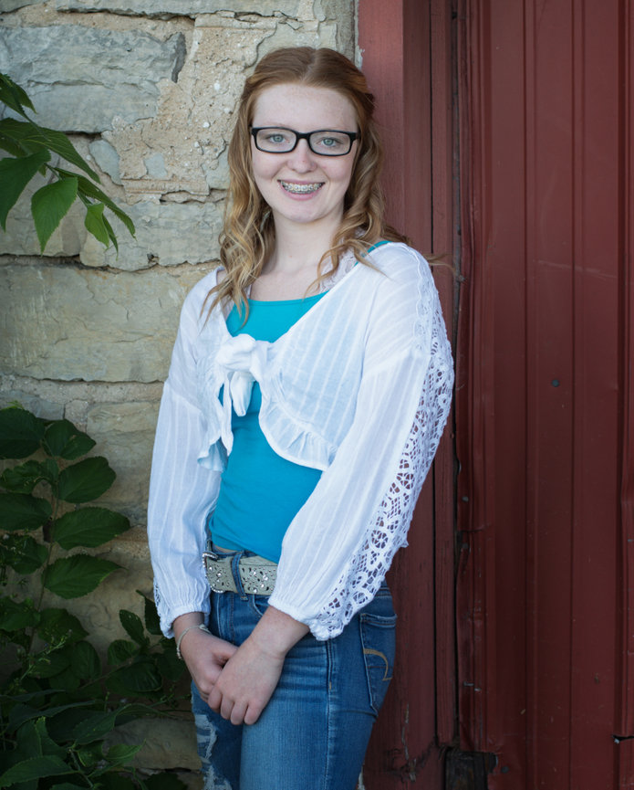 Parkview High School Senior Portraits in Orfordville Life in Pink
