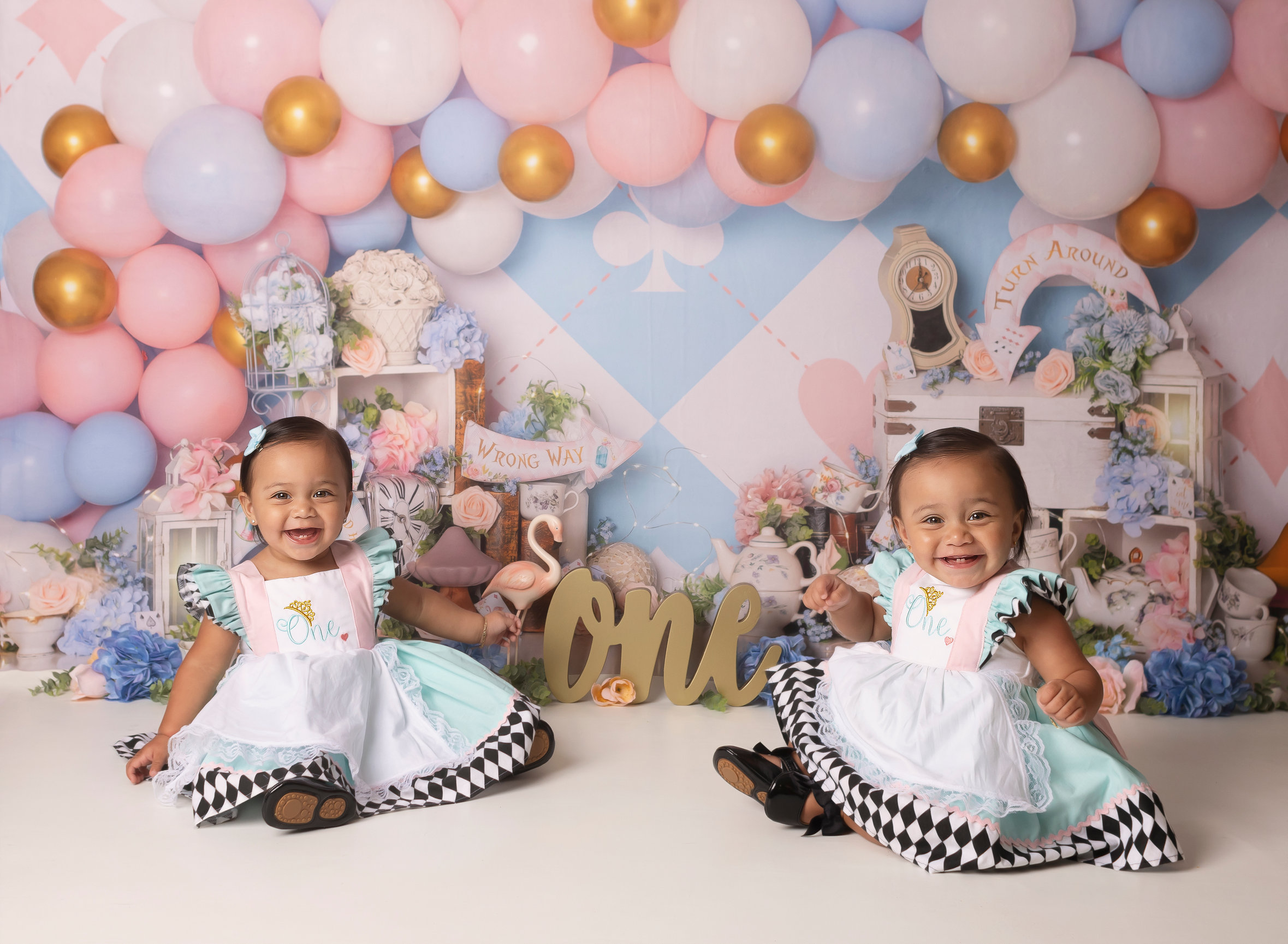 Edinburg, Texas Cake Smash PhotographerAlice in Onederland DinAngela Photography