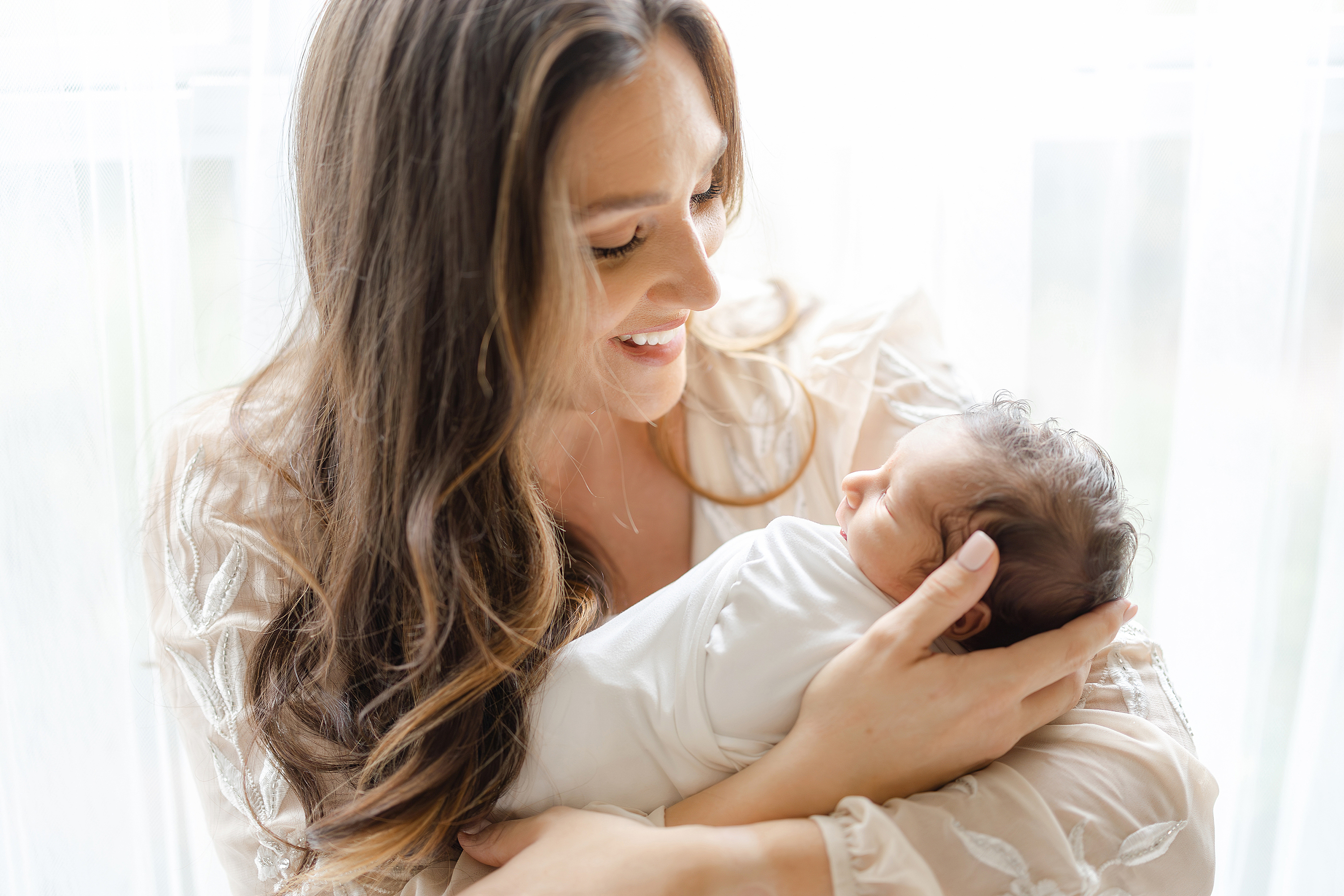 Light and airy Jacksonville Florida newborn session at home.