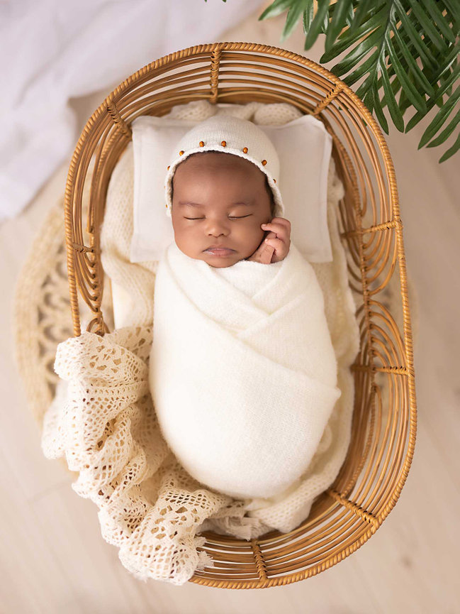 connecticut newborn photographer, newborn photography near me, newborn portraits connecticut, infant portrait sessions near me