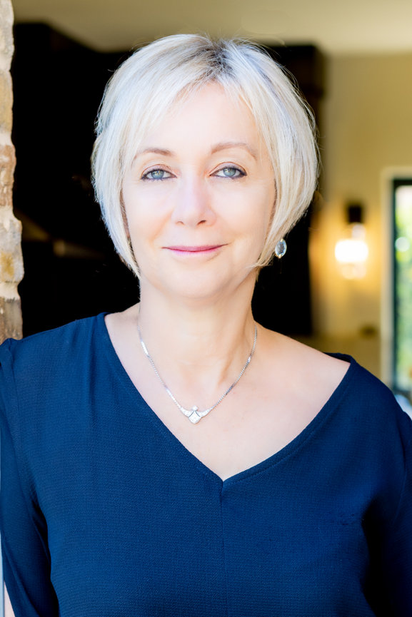Professional headshot of San Francisco woman.