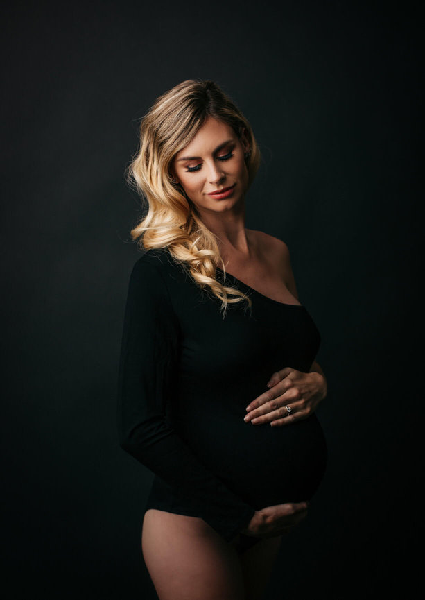 Newport Beach maternity photographer, Newport Beach newborn photographer, Newport Beach baby photographer, Newport Beach family photographer, portrait studio in Newport Beach CA