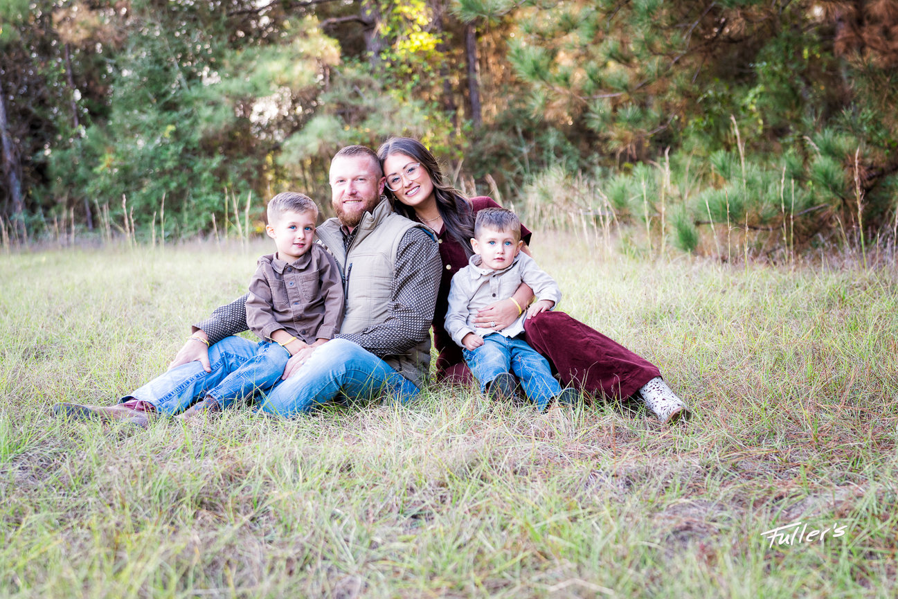 Mini session photography in Buna, Texas for families, seniors, and business owners who want polished portraits.
