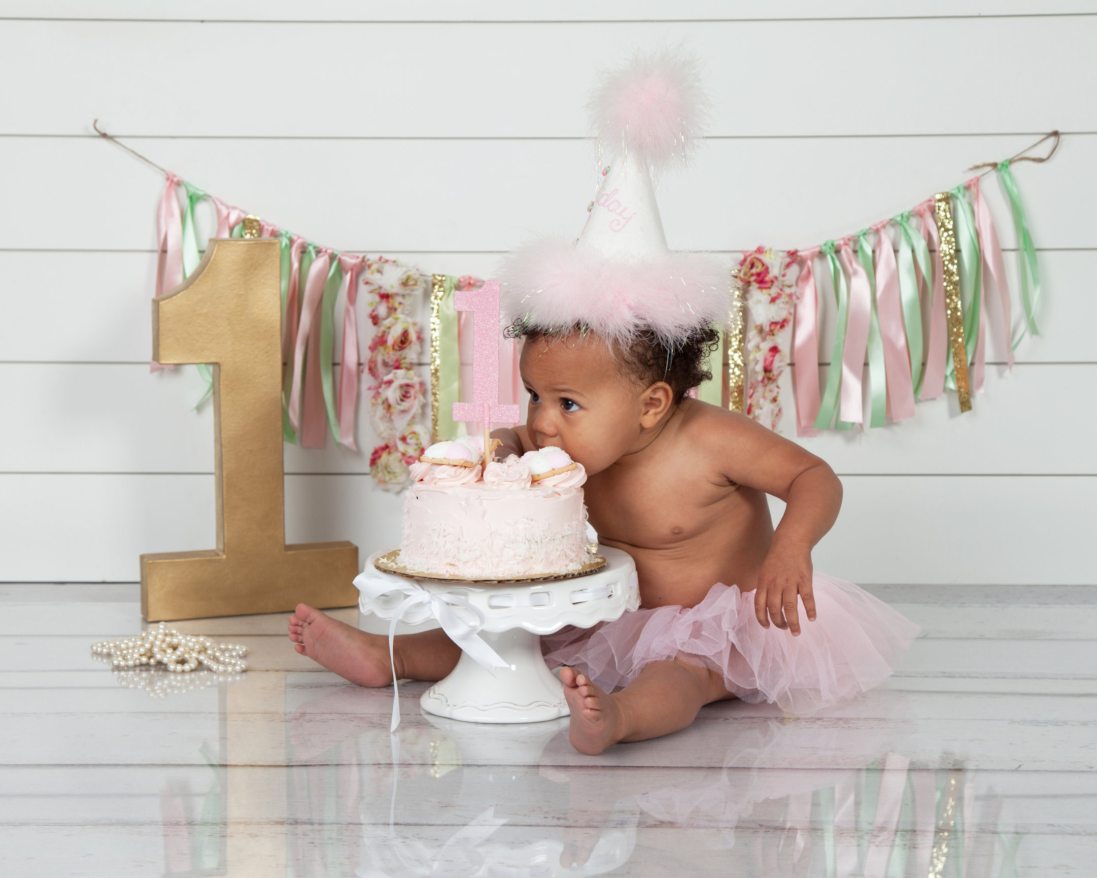 Oh, baby (cakes)! See the 'smash' trend taking 1-year-old parties by storm